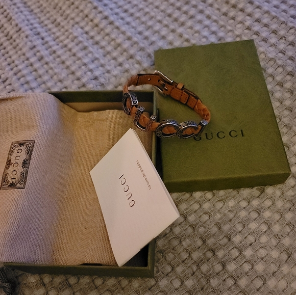 Gucci Leather bracelet/Never Worn Brown/Leather/ BRAND NEW WITH BOX - Picture 1 of 8